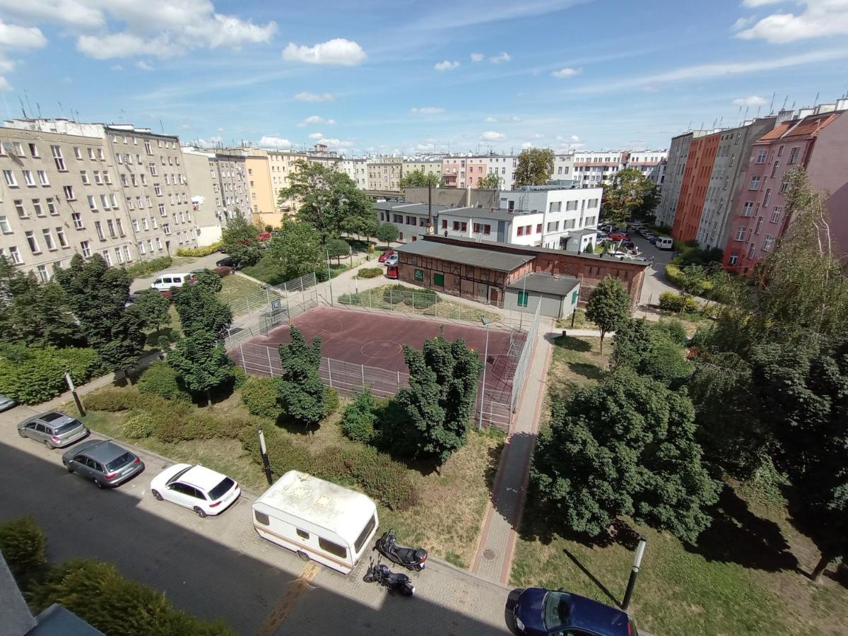 Apartament Venge -Cale Mieszkanie 46M2 Na Wylacznosc - Z Jedna Sypialnia I Jednym Sypialno-Salonem -3 Pietro Bez Windy- Rezerwacja Bez Karty Kredytowej-Klimatyzacja-Netflix-2 Lozeczka Dzieciece- Bezplatny Parking Publiczny Wrocław Exterior foto