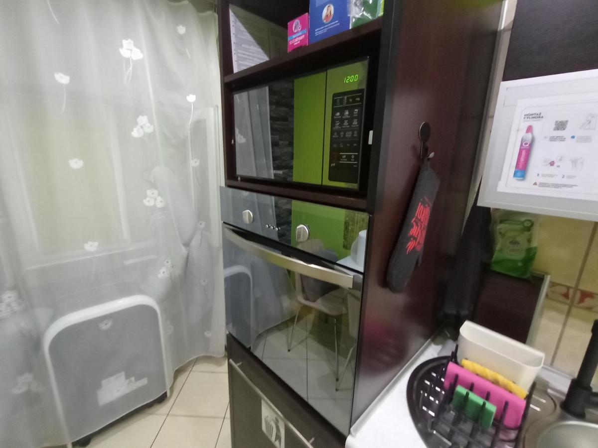 Apartament Venge -Cale Mieszkanie 46M2 Na Wylacznosc - Z Jedna Sypialnia I Jednym Sypialno-Salonem -3 Pietro Bez Windy- Rezerwacja Bez Karty Kredytowej-Klimatyzacja-Netflix-2 Lozeczka Dzieciece- Bezplatny Parking Publiczny Wrocław Exterior foto