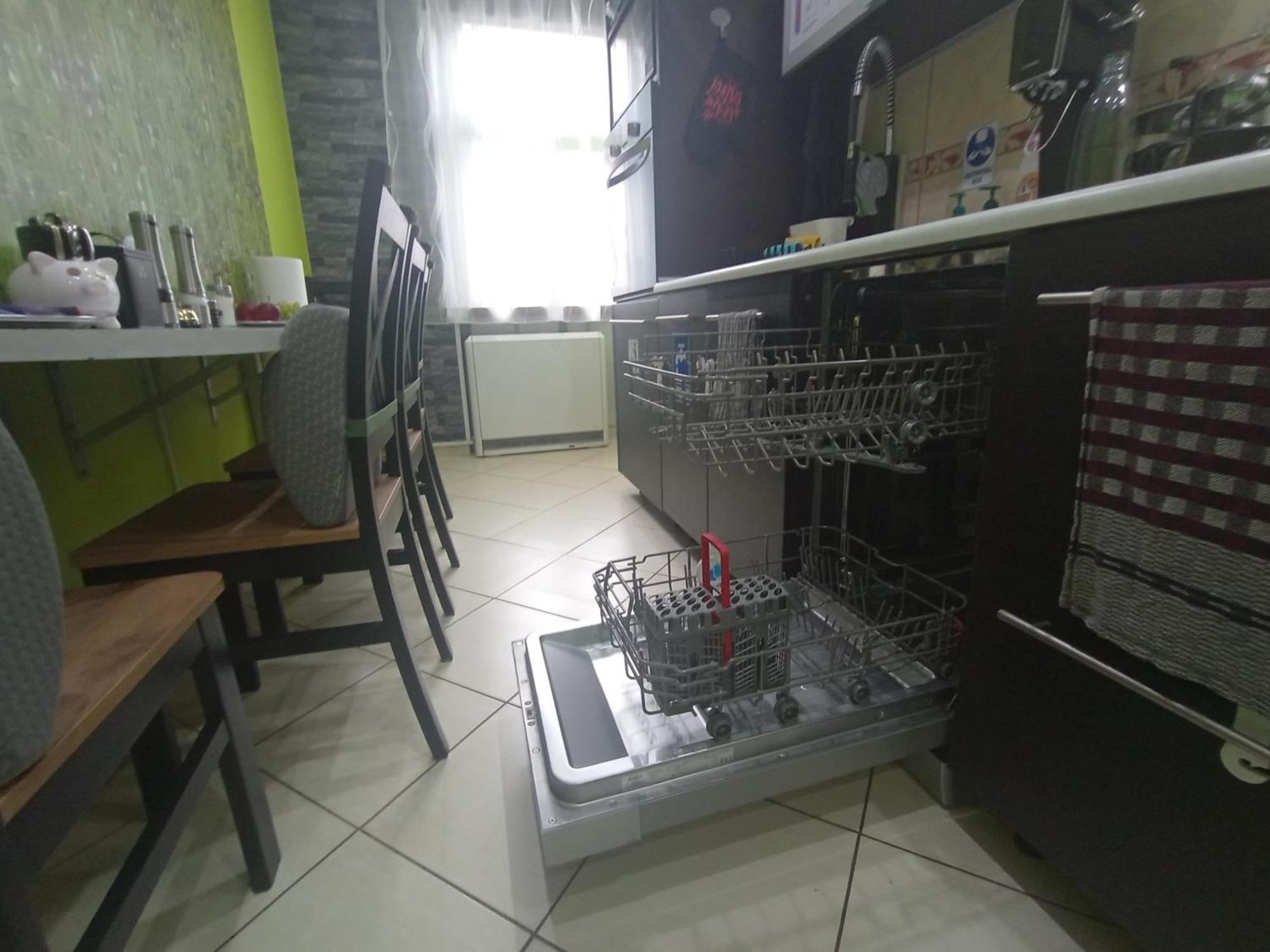 Apartament Venge -Cale Mieszkanie 46M2 Na Wylacznosc - Z Jedna Sypialnia I Jednym Sypialno-Salonem -3 Pietro Bez Windy- Rezerwacja Bez Karty Kredytowej-Klimatyzacja-Netflix-2 Lozeczka Dzieciece- Bezplatny Parking Publiczny Wrocław Exterior foto