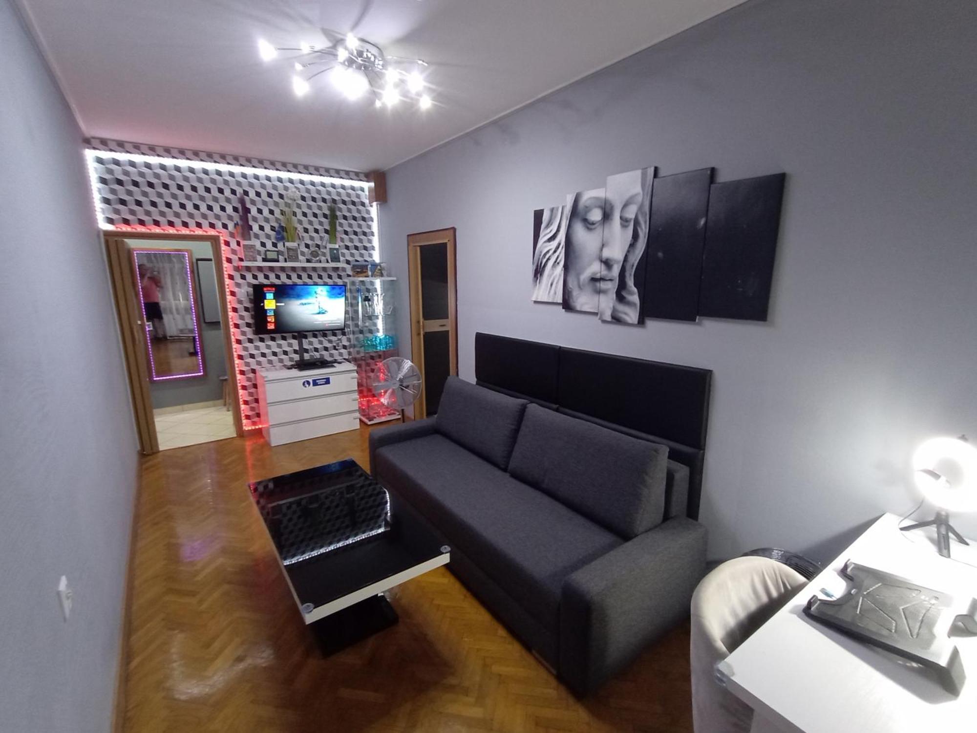 Apartament Venge -Cale Mieszkanie 46M2 Na Wylacznosc - Z Jedna Sypialnia I Jednym Sypialno-Salonem -3 Pietro Bez Windy- Rezerwacja Bez Karty Kredytowej-Klimatyzacja-Netflix-2 Lozeczka Dzieciece- Bezplatny Parking Publiczny Wrocław Exterior foto